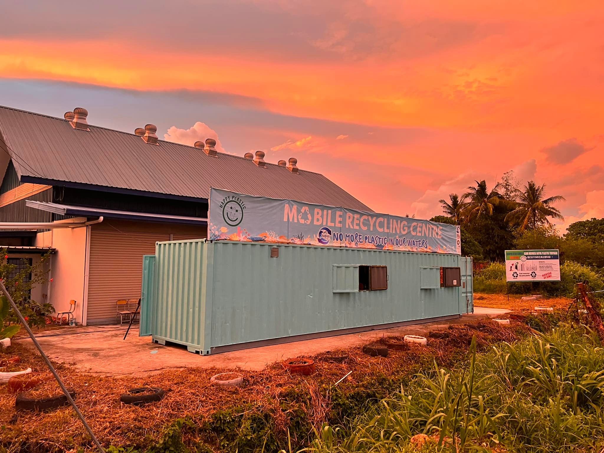 Happy Plastic Borneo